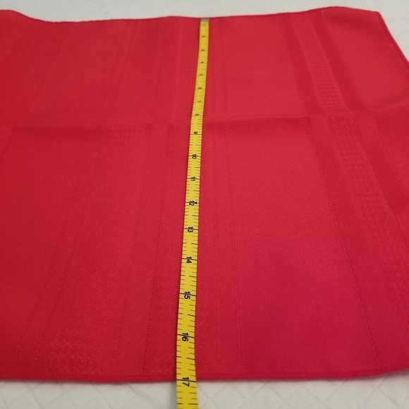 Set Of 8 Red On Red Napkins 17 X 18 Inches - Picture 4 of 5